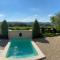 Le Mazet dEmilia avec jardin et piscine privés
