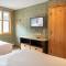 Fox Hotel and Suites