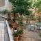 quiet and central FLAT with private backyard GARDEN - Atenas