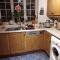 Double bedroom sleeps 1 or 2 with back garden view - Poole