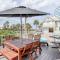 Atlantic Shores Getaway steps from Jax Beach Private House Pet Friendly Near to the Mayo Clinic - UNF - TPC Sawgrass - Convention Center - Shopping Malls - Under 3 Hours from DISNEY - شاطئ جاكسونفيل