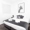 TWO TEN Sleeps 10! Luxury CBD Accommodation - Wagga Wagga