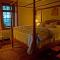 Brownstone Colonial Inn