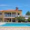 Holiday Home Lola by Interhome