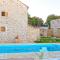 Heritage House Vrime - stone house with heated pool - Velika Čista