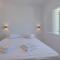 Lorenzo Studios and Suites Paros