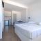 Lorenzo Studios and Suites Paros