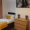 Perry Road, beautiful large house available for Guests and Contractors Parking wifi
