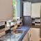 Perry Road, beautiful large house available for Guests and Contractors Parking wifi - Nottingham