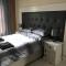 Sandy Pad's Apartments - Ріл