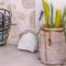 Tholos Home