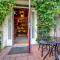 Robins Nest Bed & Breakfast