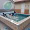Swimming pool with 5 bedroom house Full AC near Stadium Hang Jebat - 马六甲