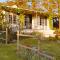 Cheverells Farm, Kiku & Braeburn Cottage