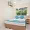 The Beach House 3BR Waterfront Apartment, Own WIFI