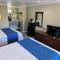 Travelodge by Wyndham Clearlake