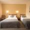 Pinegrove Hotel