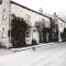 5 Star Cottage on the Green with Log Burner - Dog Friendly - Austwick