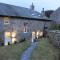 5 Star Cottage on the Green with Log Burner - Dog Friendly - Austwick