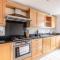 PERFECT SPOT IN CENTRAL WINDSOR & FREE PARKING! - Windsor