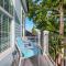 Hosteeva Chic Urban Retreat w Pool Steps to St Charles Ave and Near Bourbon St - New Orleans