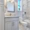Hosteeva Chic Urban Retreat w Pool Steps to St Charles Ave and Near Bourbon St