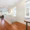 Hosteeva Chic Urban Retreat w Pool Steps to St Charles Ave and Near Bourbon St - New Orleans