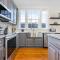 Hosteeva Chic Urban Retreat w Pool Steps to St Charles Ave and Near Bourbon St
