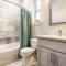 Hosteeva Spacious Condo Ideal for Family Gatherings & Special Occasions - Новый Орлеан