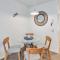 Metro Living Apt near Skytower and Parking