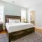 Hosteeva Brand New Condo with a Pool Steps to St Charles Ave