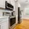 Modern 5 BR Condo - Large Pool - Near Everything