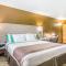 GuestHouse Inn & Suites Poulsbo