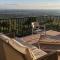 Villa Josephine: Vue magnifique sur mer et montagnes