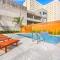 Hosteeva Chic Urban Retreat w Pool Steps to St Charles Ave and Near Bourbon St - New Orleans