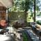 Willow Suite - Lakeside Retreat