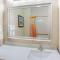 La Quinta by Wyndham Luling - Luling