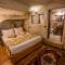 Divan Cave House