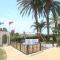 Impressive in ground floor with terrace of 2 rooms and pool