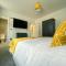 Mayfair Suite - 3x Bathrooms Close to Seafront