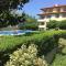 SunnySeasons Apartment with swimming pool view