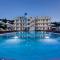 V Luxury Suites