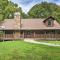 Secluded Northwest Arkansas Cabin Fire Pit and Deck - Sulphur Springs