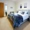 Linburn House Apartment