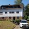 Rentrisch am Waldrand