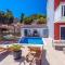 Villa Matan - only 200m from the sandy beaches, private 28m2 pool - Omiš