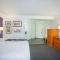 La Quinta by Wyndham St. Louis Westport