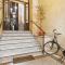 Photo Beautiful and Spacious Apartment next to Termini 10 minutes from Coliseum (Click to enlarge)