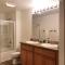 "Resort Style amenities walk to UCLA" w Pool & Parking B2 - Лос-Анджелес