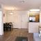 "Resort Style amenities walk to UCLA" w Pool & Parking B2 - Лос-Анджелес